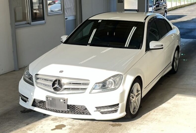 2012 MERCEDES BENZ C200