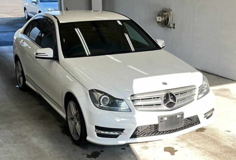 2012 MERCEDES BENZ C200