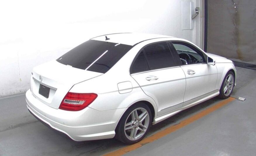 2013 MERCEDES BENZ C200