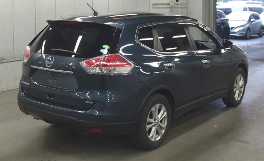 2015 NISSAN X-TRAIL