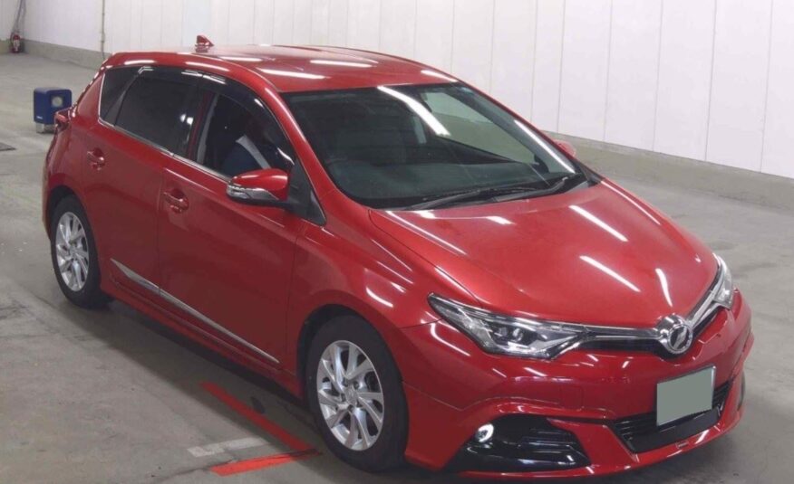 2015 TOYOTA AURIS