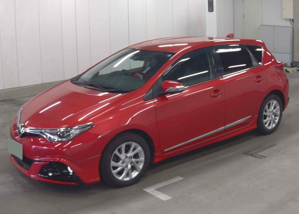 2015 TOYOTA AURIS