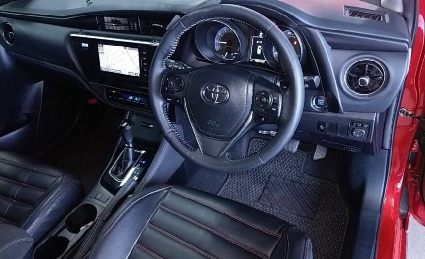 2015 TOYOTA AURIS