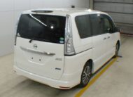 2015 NISSAN SERENA