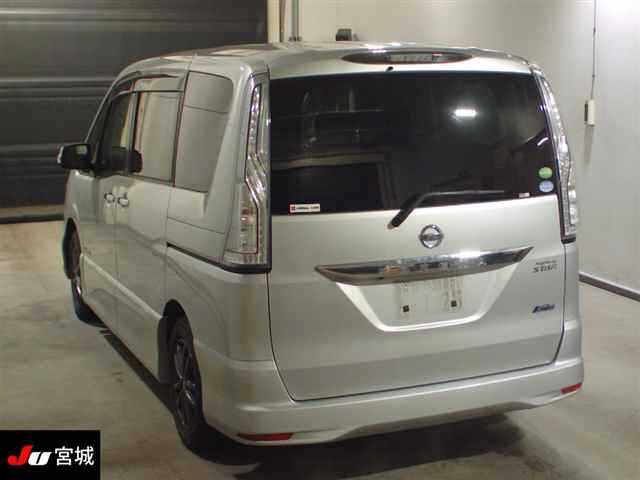 2015 NISSAN SERENA