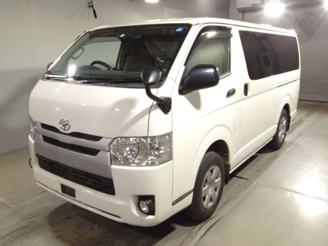 2015 TOYOTA HIACE VAN