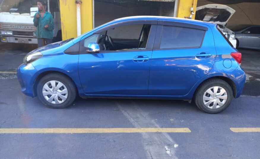 2015 TOYOTA VITZ