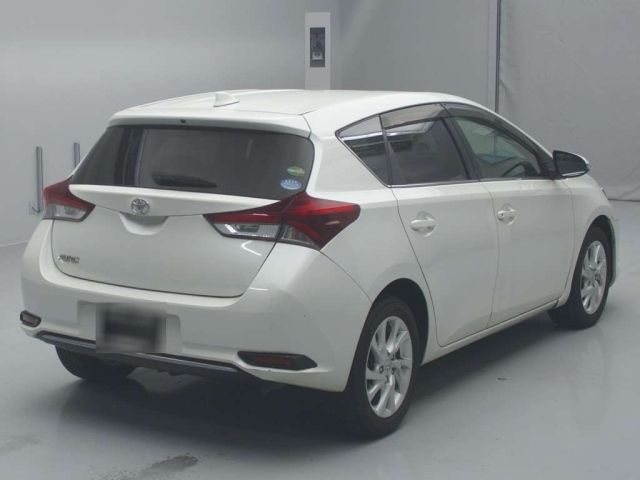 2015 TOYOTA AURIS