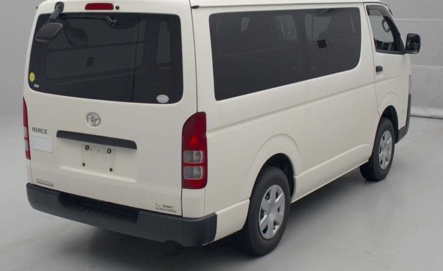 TOYOTA HIACE VAN 2015