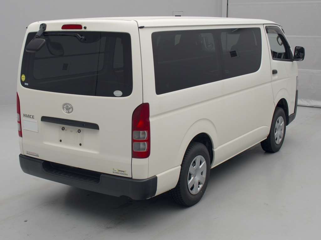 TOYOTA HIACE VAN 2015