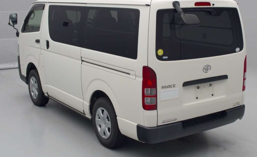 TOYOTA HIACE VAN 2015