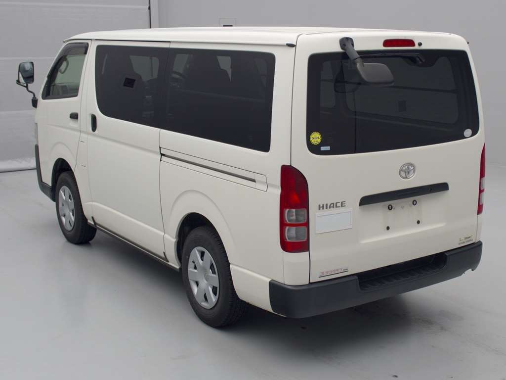 TOYOTA HIACE VAN 2015