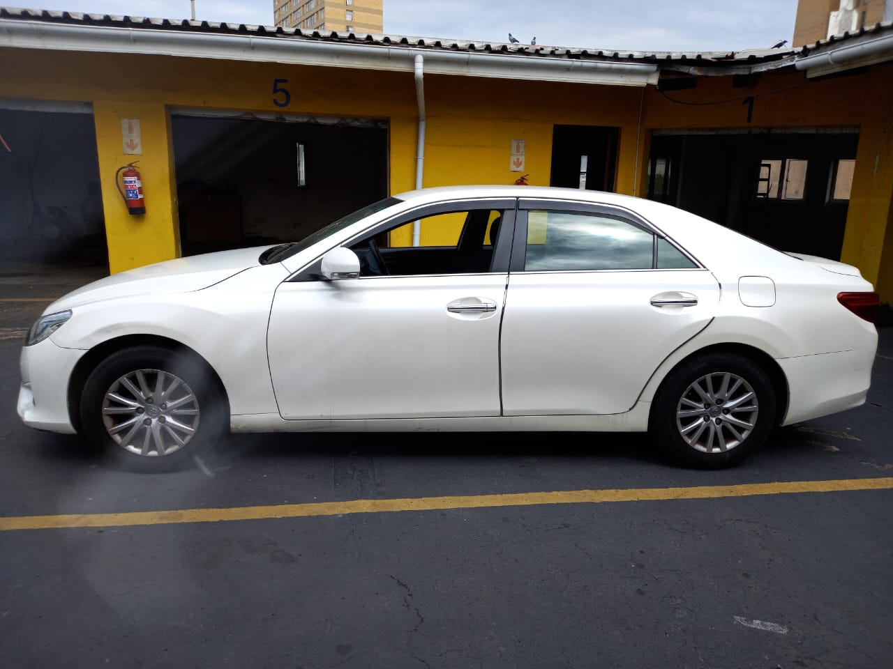 2014 Toyota Mark X