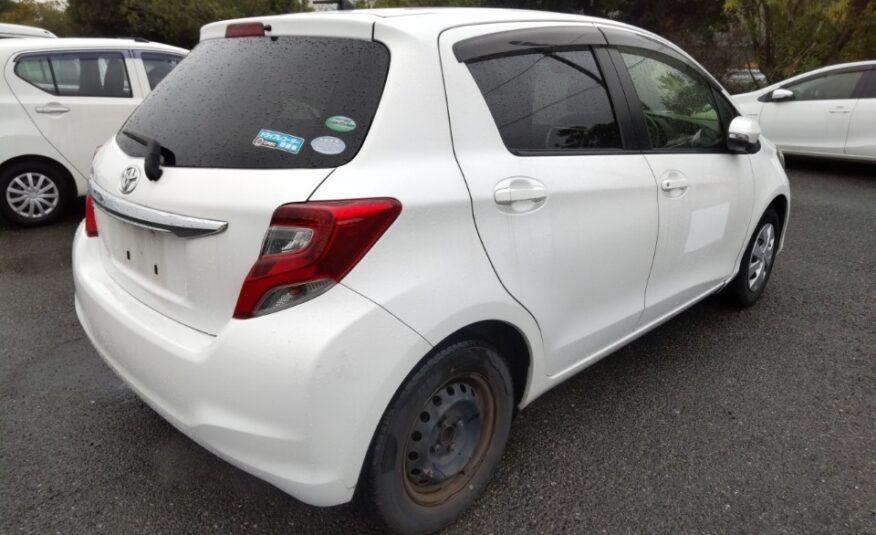 2015 TOYOTA VITZ