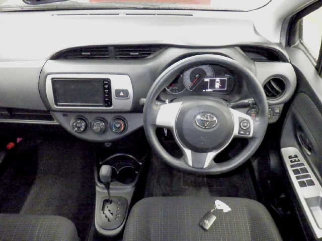 2015 TOYOTA VITZ