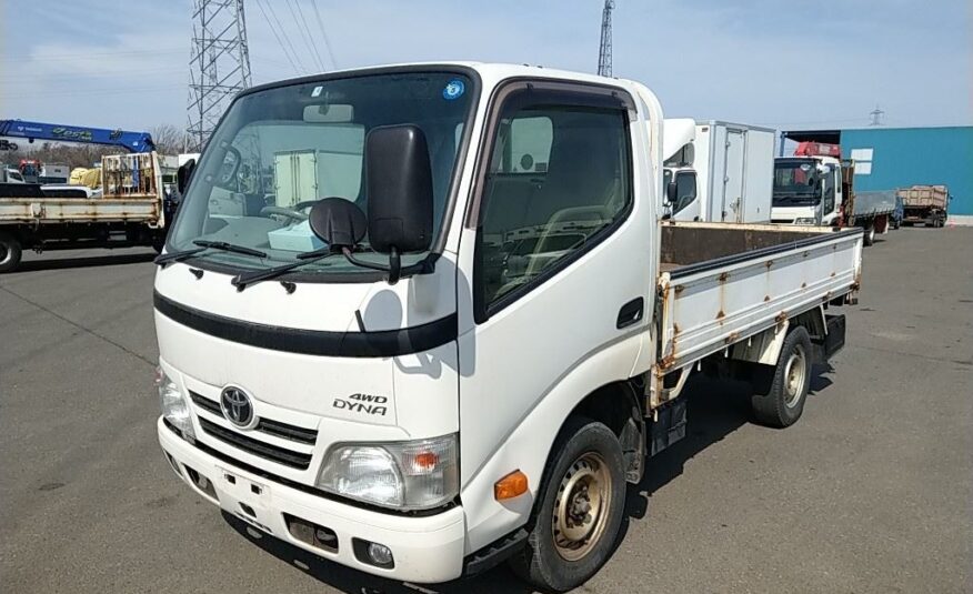 2015 TOYOTA DYNA