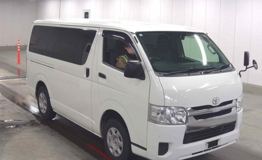 2015 TOYOTA HIACE