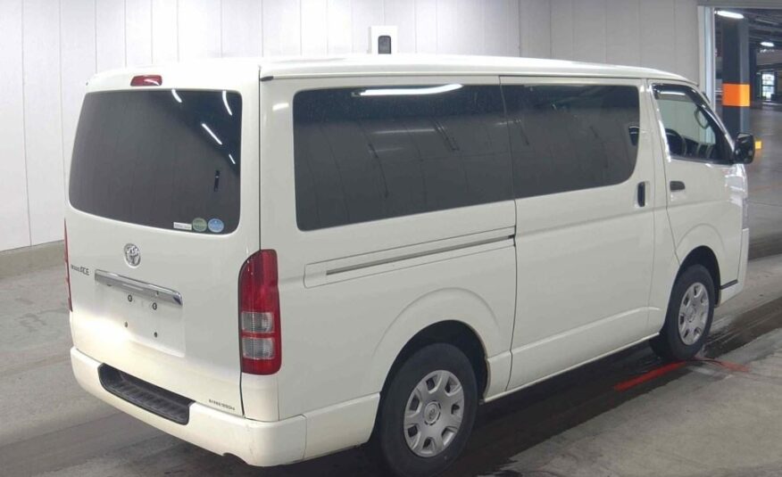 2015 TOYOTA HIACE