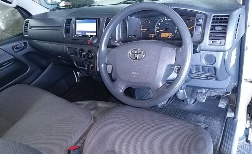 2015 TOYOTA HIACE